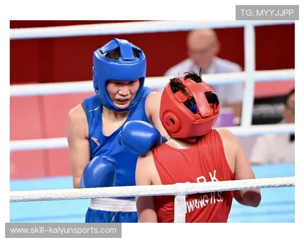 亚运拳击赛女将一回合KO晋级，场面震撼全场，亚运会女子拳击