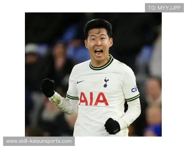 孙兴慜大禁区外的弧线球险些再度攻破大门